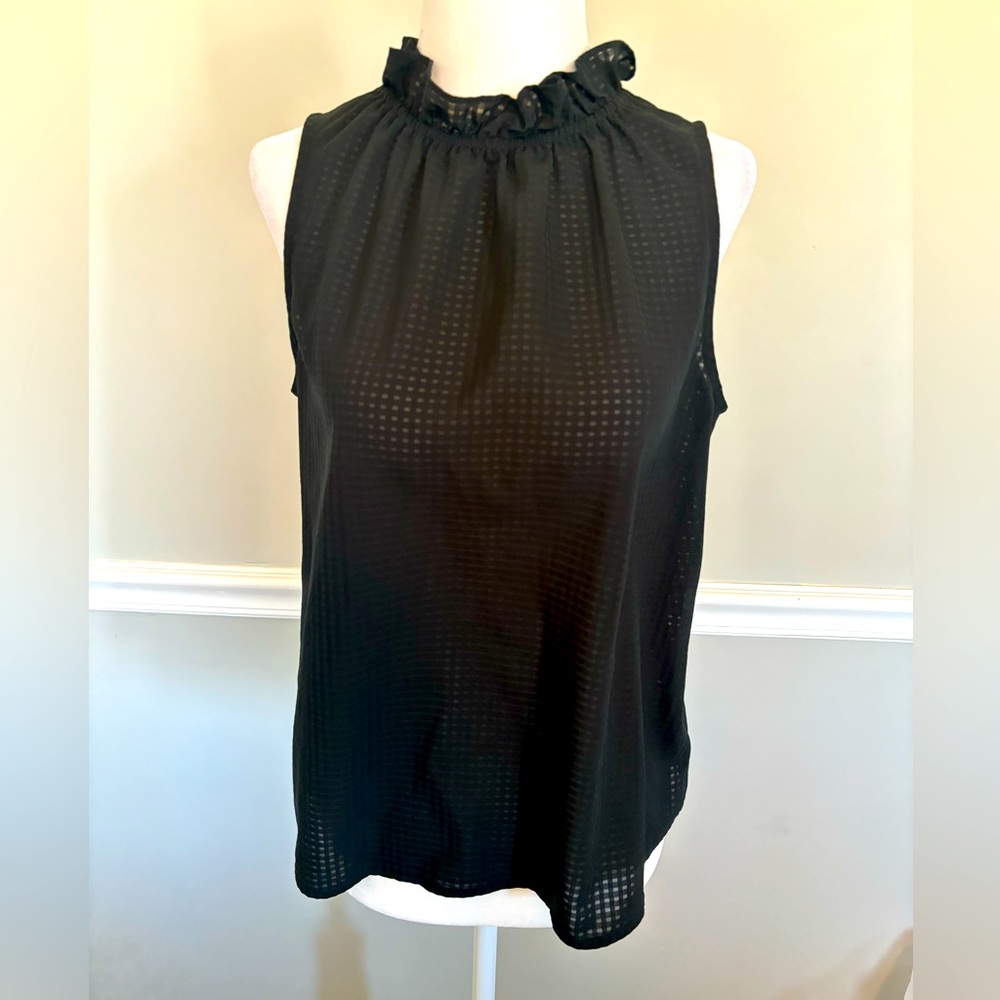 WHO WHAT WEAR Ruffle Checked Sleeveless Blouse - Picture 1 of 6